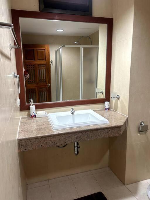 Baan Klang Condo In Central Huahin Kültér fotó